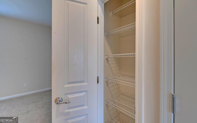 Building Photo - 6218 Azalea Way