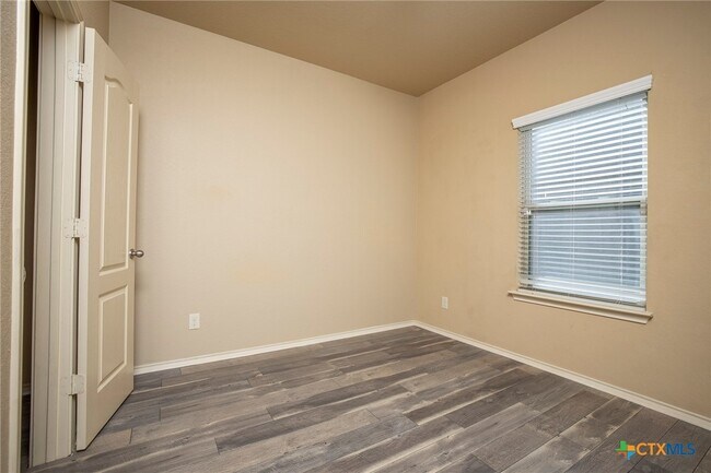 Building Photo - 433 Stonebrook Dr