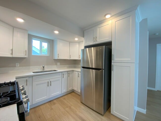 Building Photo - Discover Modern Living in Glendale's Newes...