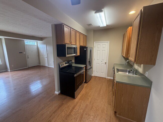 Building Photo - 6452 Benjamins Ct
