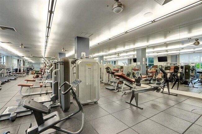 Building Photo - 2001 Biscayne Blvd