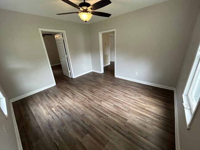 Building Photo - Updated 3/1 House in South Rome- $995