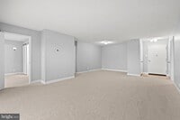 Building Photo - 307 Yoakum Pkwy