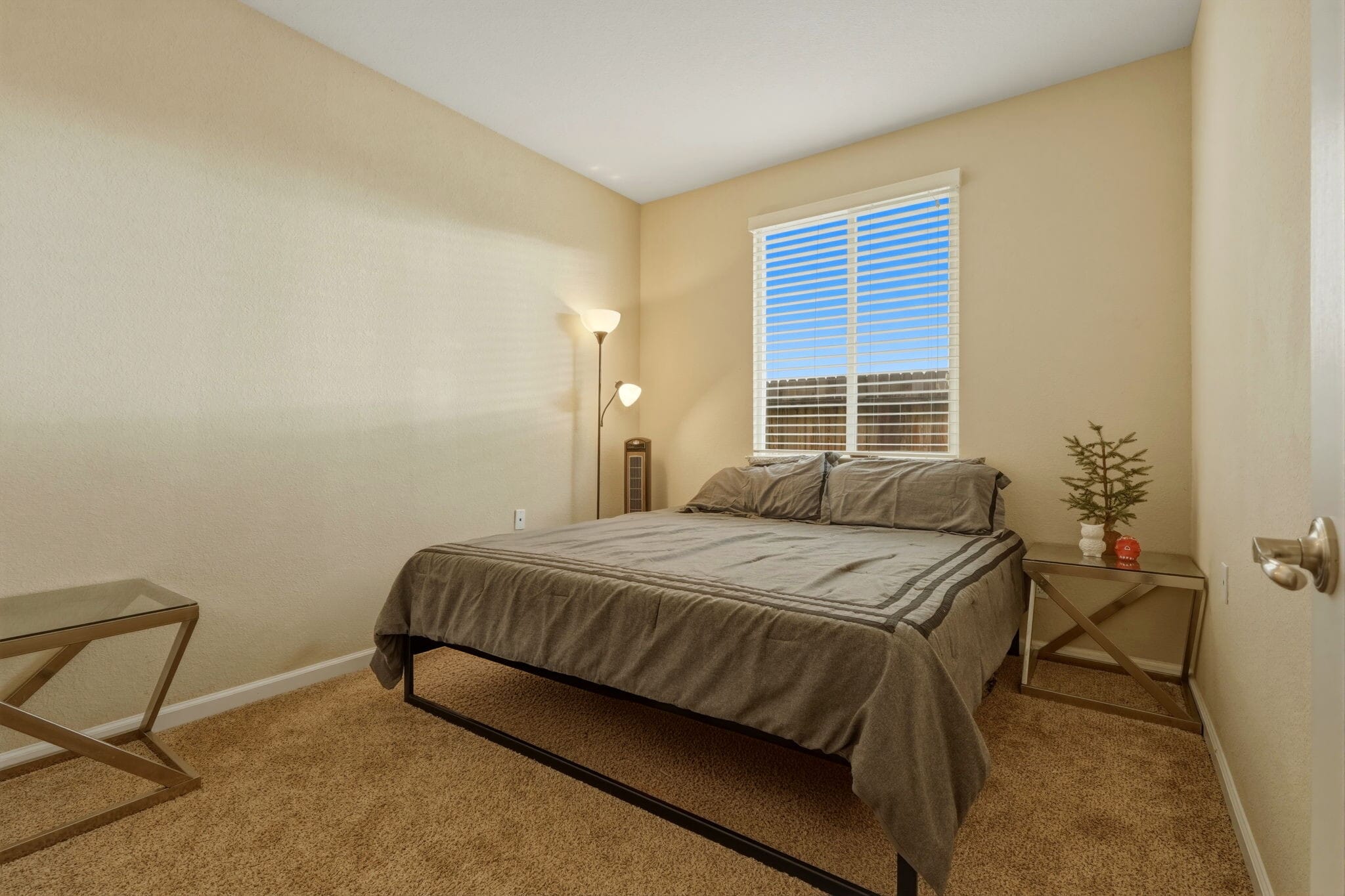 Building Photo - 1161 Greenbrier Dr