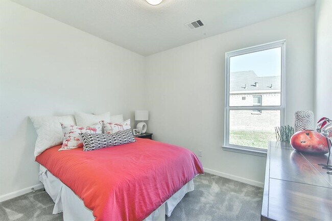 Building Photo - 25206 Farmdale Ln