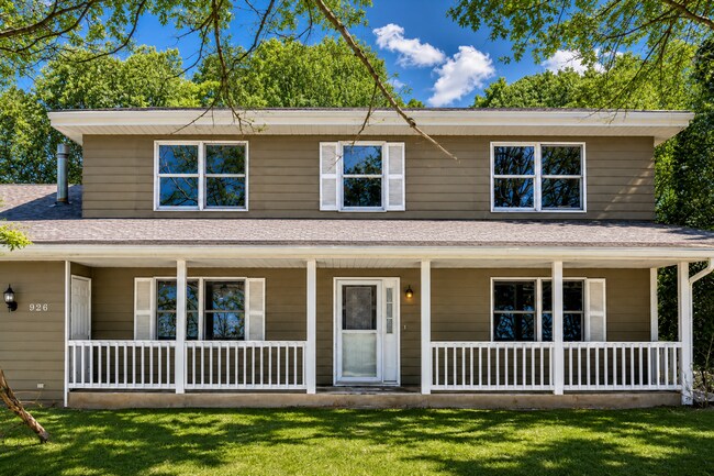 Building Photo - Lovely 4BR 4BA Home in the Best Neighborhood in Sartell!