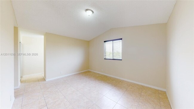 Building Photo - 897 Briar Ridge Rd
