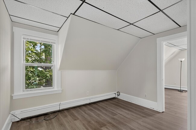 Building Photo - 139 Greenwood St
