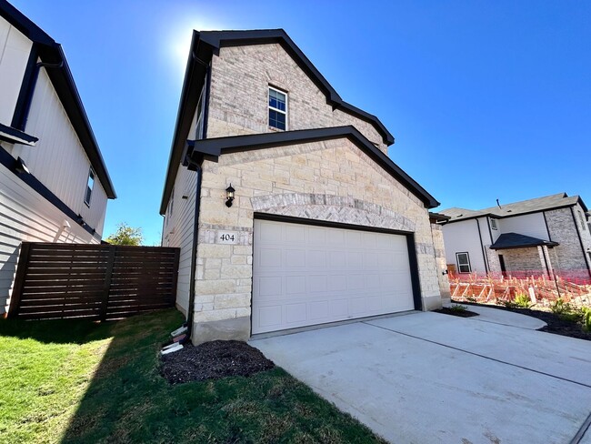 Building Photo - Spacious 4/BR 3/BA Home with Modern Upgrades in Leander