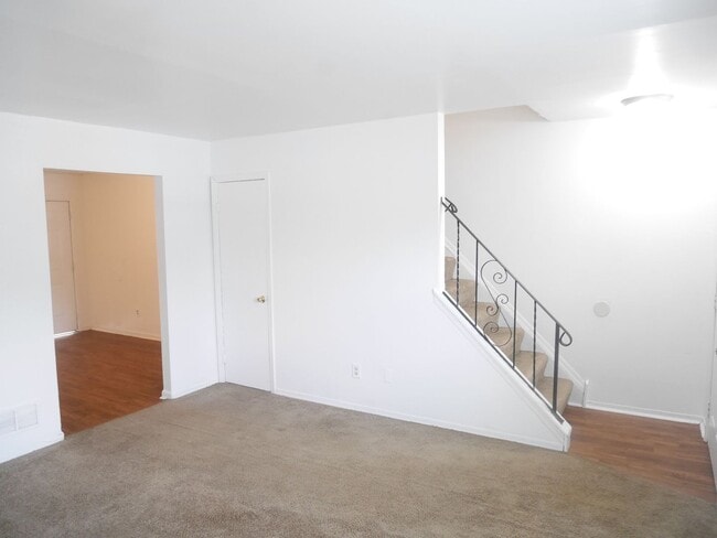 Building Photo - Charming Townhome in Elkton, MD!