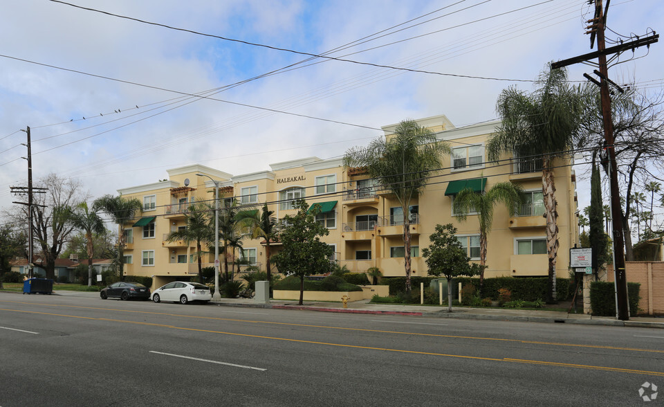 Building - Haleakala Luxury Apartments