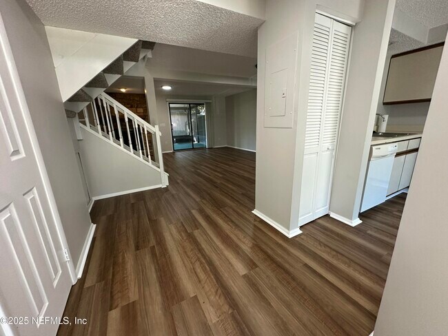 Building Photo - 7042 Prestwick Cir S