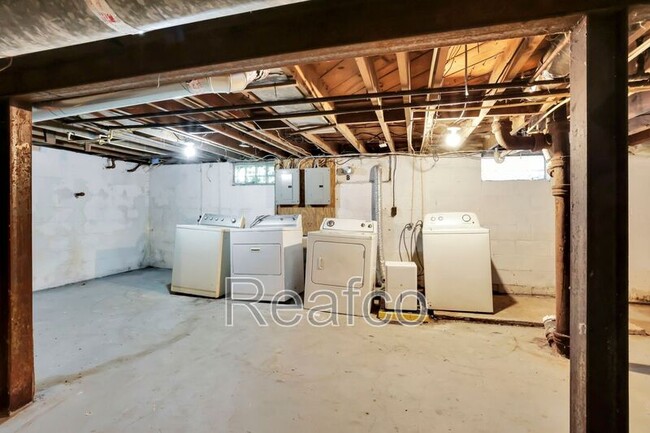 Building Photo - 397 S Chase Ave