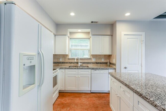Building Photo - 4120 Beggs St