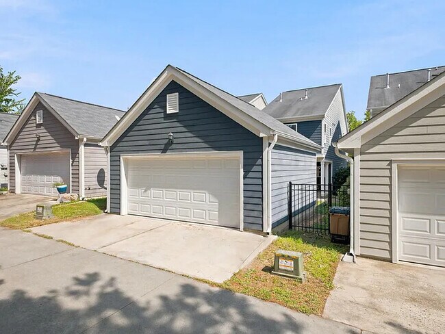 Building Photo - Lease OR Lease to Own