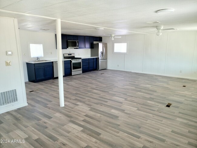 Building Photo - 2749 E Beardsley Rd