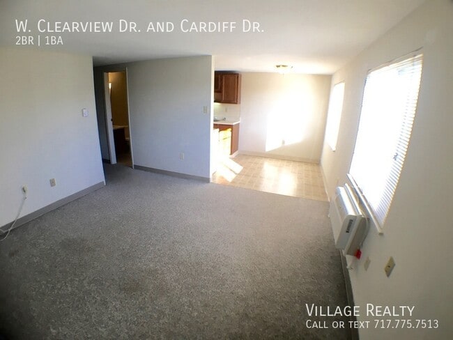 Building Photo - 81 W Clearview Dr