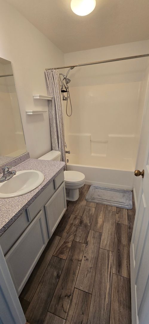 Building Photo - 8084 N Ridge Loop E