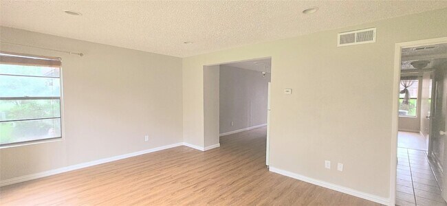 Building Photo - 12900 Walden Rd