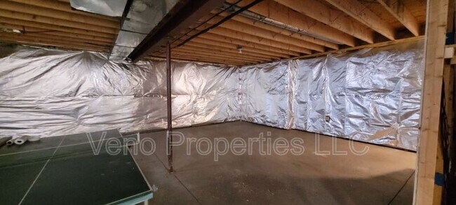 Building Photo - 2057 Rowley Rd