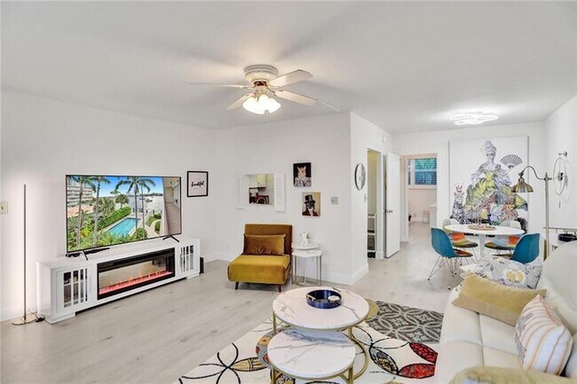 Building Photo - 101 N Birch Rd