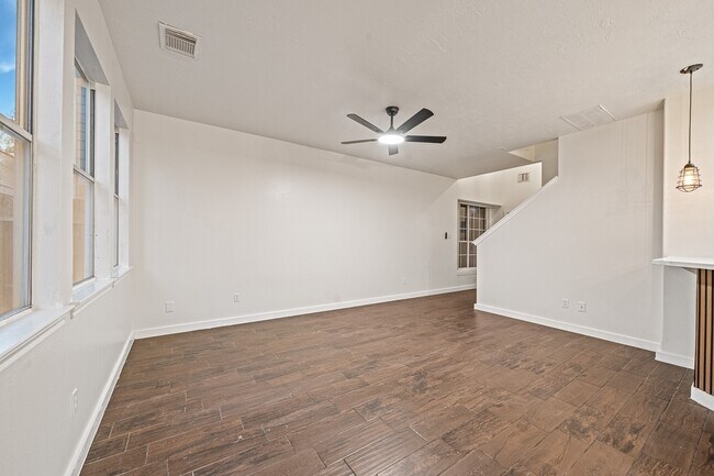 Building Photo - 16118 Market Garden Ln