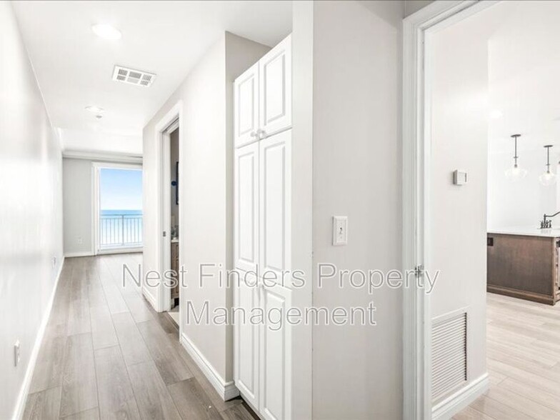 Building Photo - 1415 1st St N