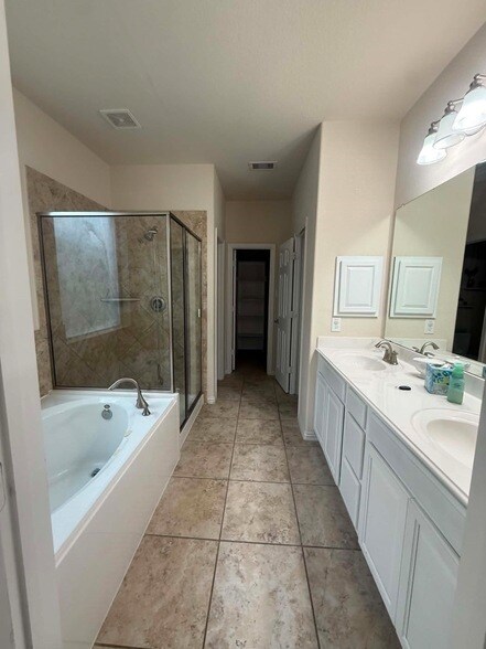 Building Photo - 19806 Amber Village Ln