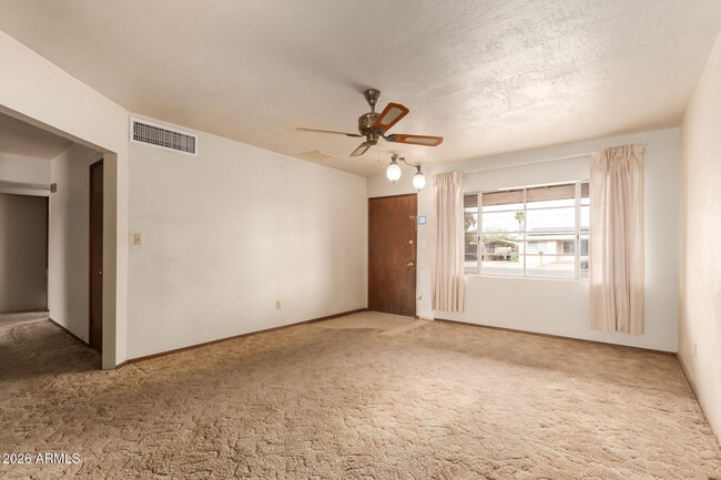 Building Photo - 1125 E 11th St