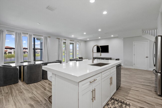 Building Photo - 16259 Sandy Shore Dr