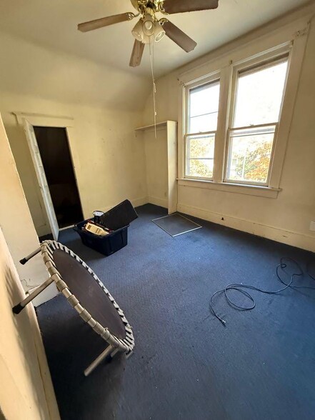 Building Photo - 989 W Packard St