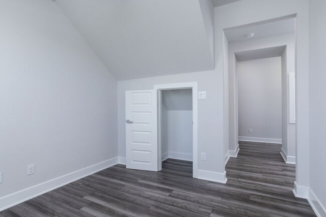Building Photo - 7603 Coral Lk Dr