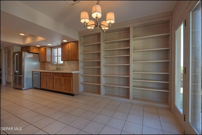 Building Photo - 601 Firedale Ln