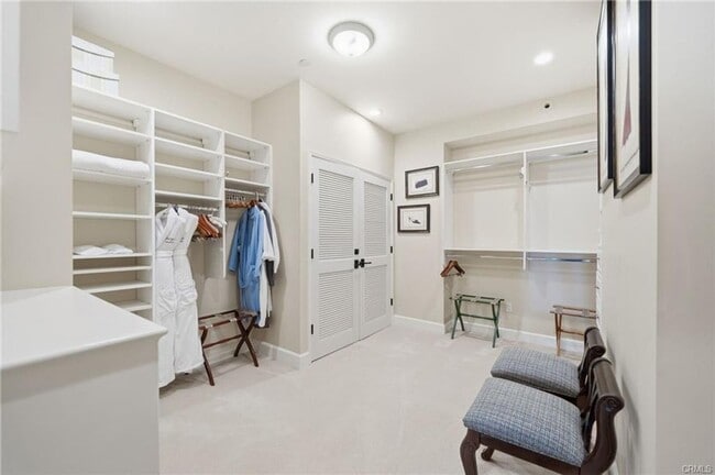 Building Photo - Charming Coastal Retreat in the Heart of Laguna Beach