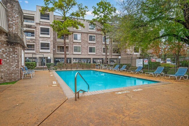 Building Photo - 2211 S Braeswood Blvd