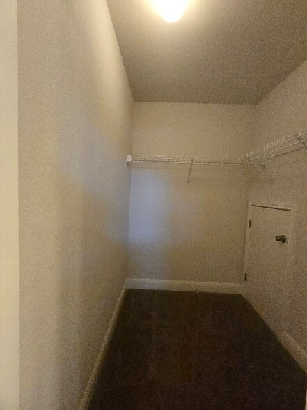 Building Photo - 10464 Dakota River