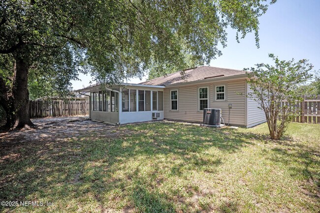 Building Photo - 7728 Pikes Peak Dr
