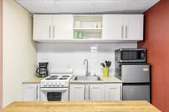 Building Photo - 411 Baker