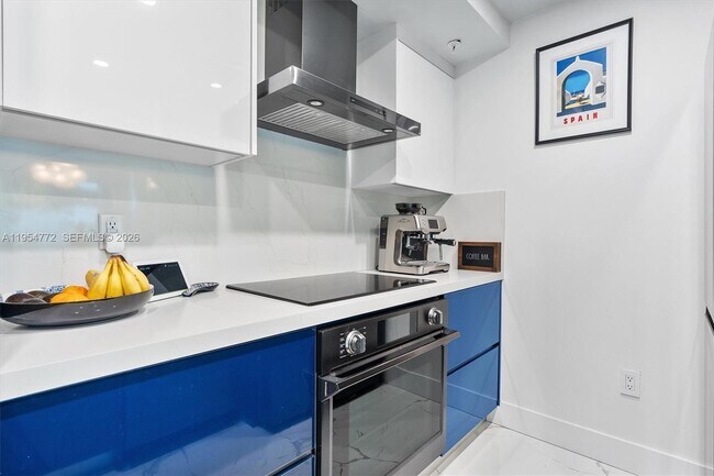 Building Photo - 275 NE 18th St