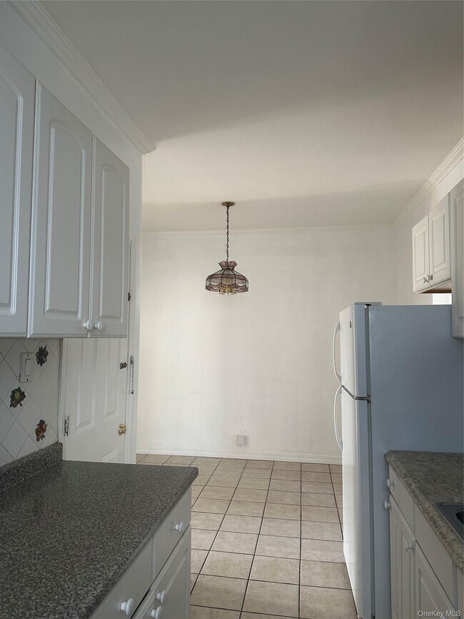 Building Photo - 30-11 85th St