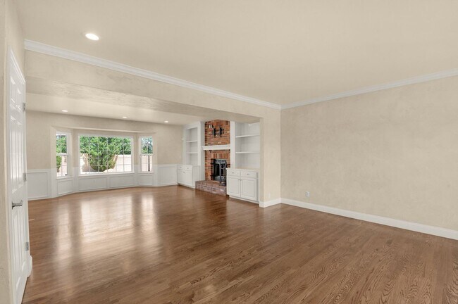 Building Photo - 2420 Regal View Ct
