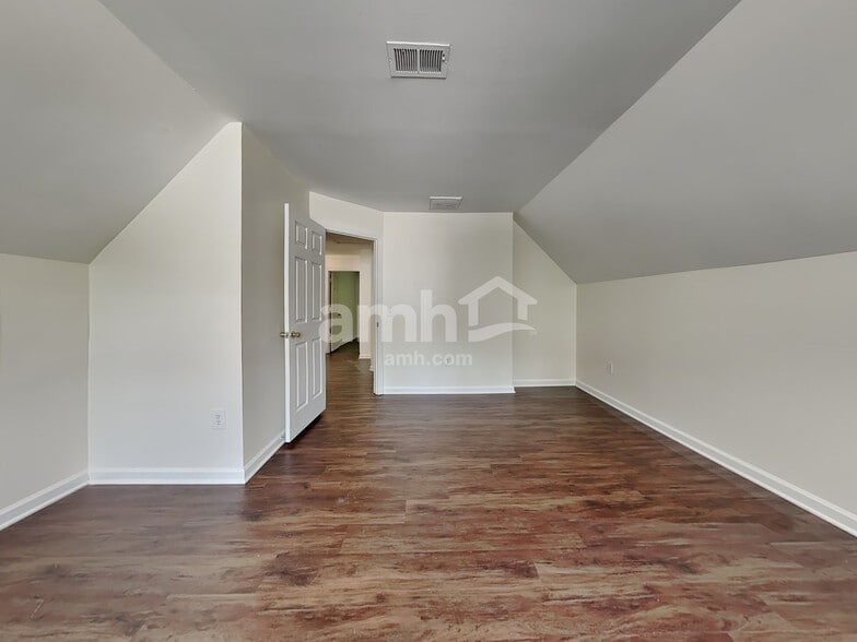 Building Photo - 3813 Windstream Way