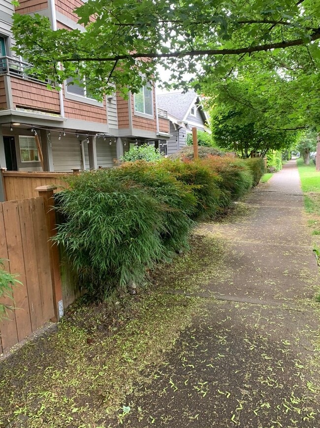 Building Photo - In the heart of Green Lake 3 bed 2.5 bath ...