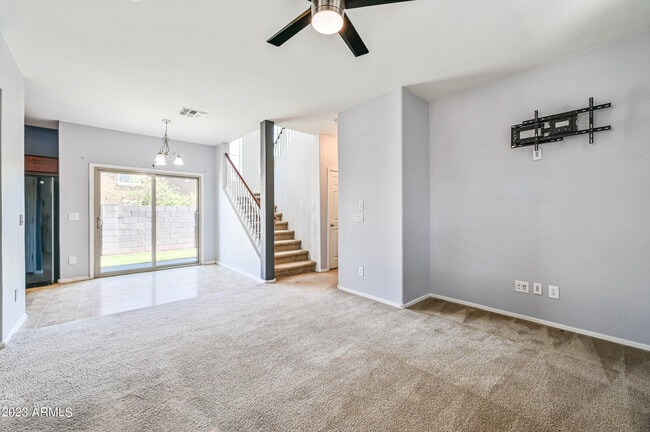 Building Photo - 9406 S 33rd Dr