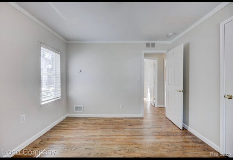 Building Photo - 600 Kalama Ave