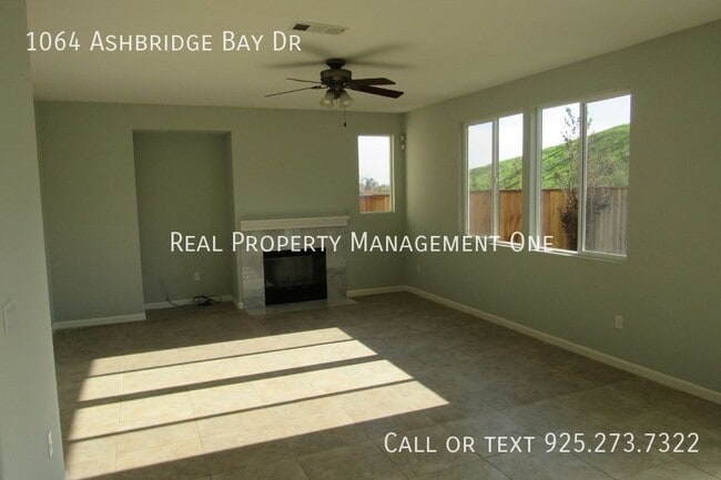 Building Photo - 1064 Ashbridge Bay Dr