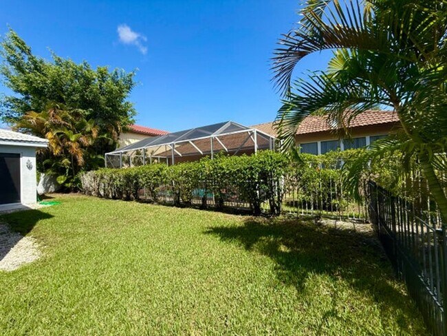 Building Photo - 10879 Handel Pl