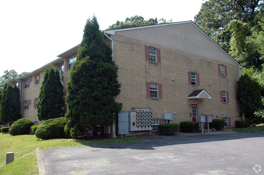 Washington Crossing 509615 E Mosser St Allentown PA 18109