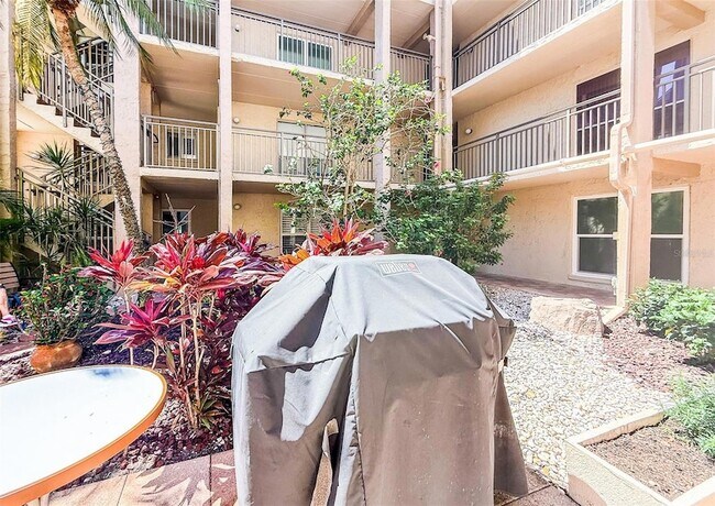 Building Photo - 845 Benjamin Franklin Dr