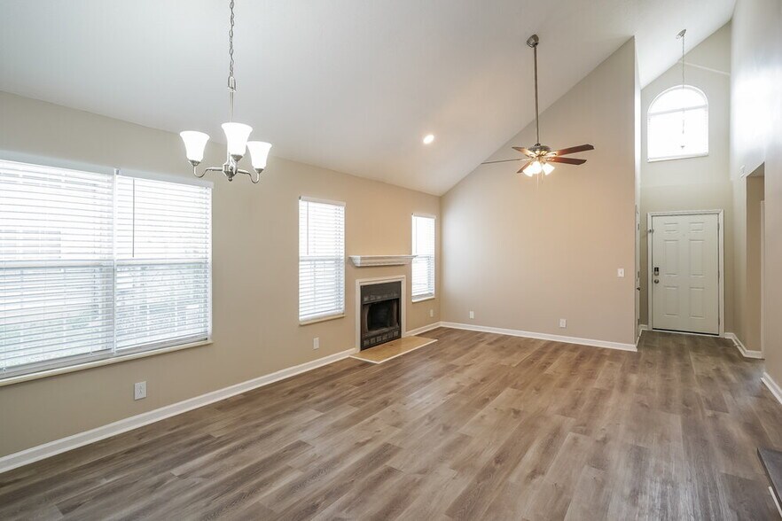 Building Photo - 1016 Mansker Dr